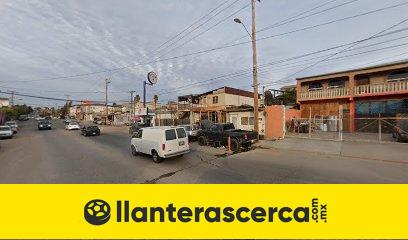 Llantera Bahena en Rosarito