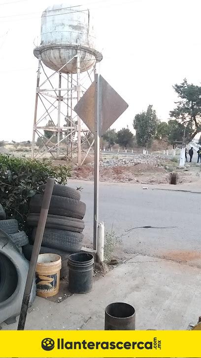 Llantera Lamas en Víctor Rosales